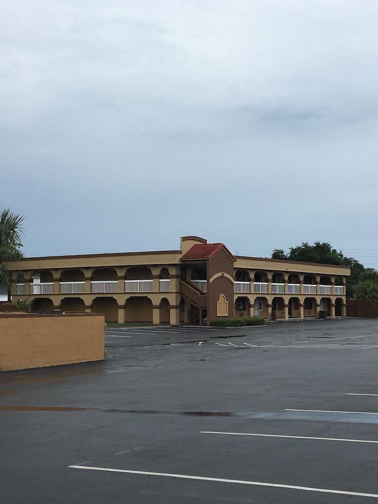 סיינט אגוסטין Days Inn By Wyndham St Augustine/Historic Downtown מראה חיצוני תמונה