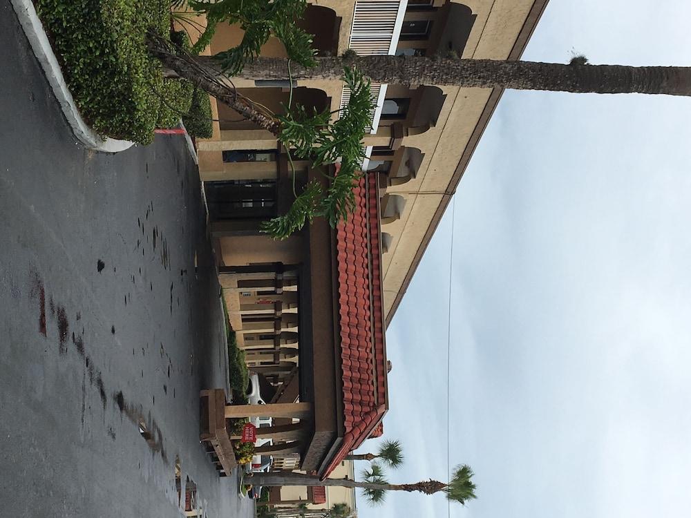 סיינט אגוסטין Days Inn By Wyndham St Augustine/Historic Downtown מראה חיצוני תמונה